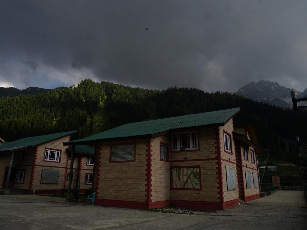 Hotel Barzman Sonāmarg Екстериор снимка