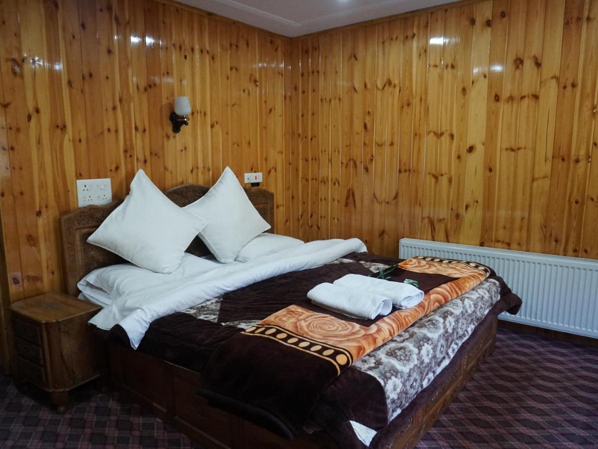 Hotel Barzman Sonāmarg Екстериор снимка