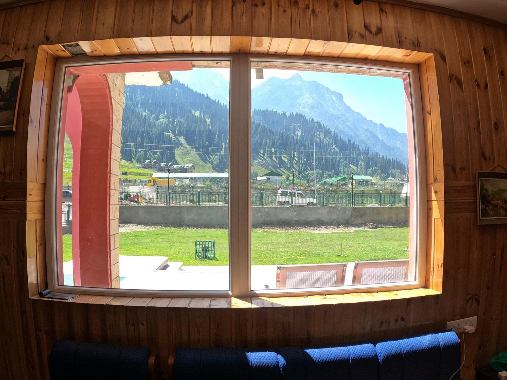 Hotel Barzman Sonāmarg Екстериор снимка