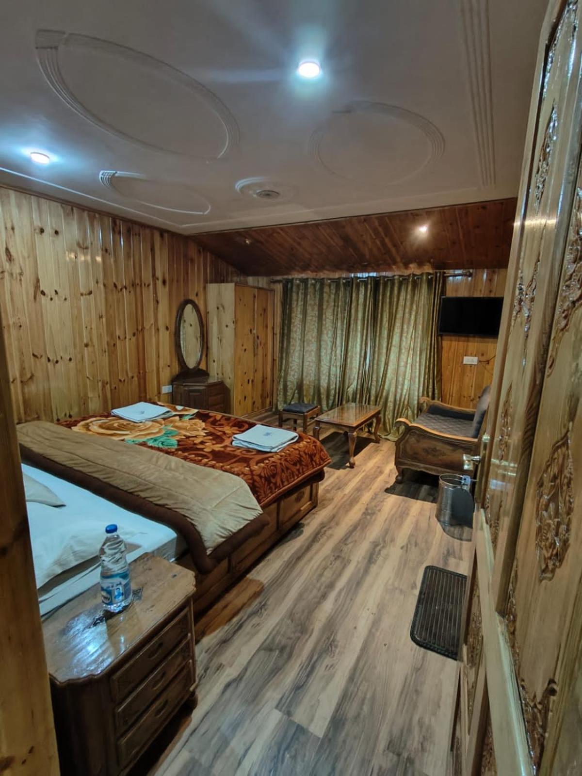 Hotel Barzman Sonāmarg Екстериор снимка
