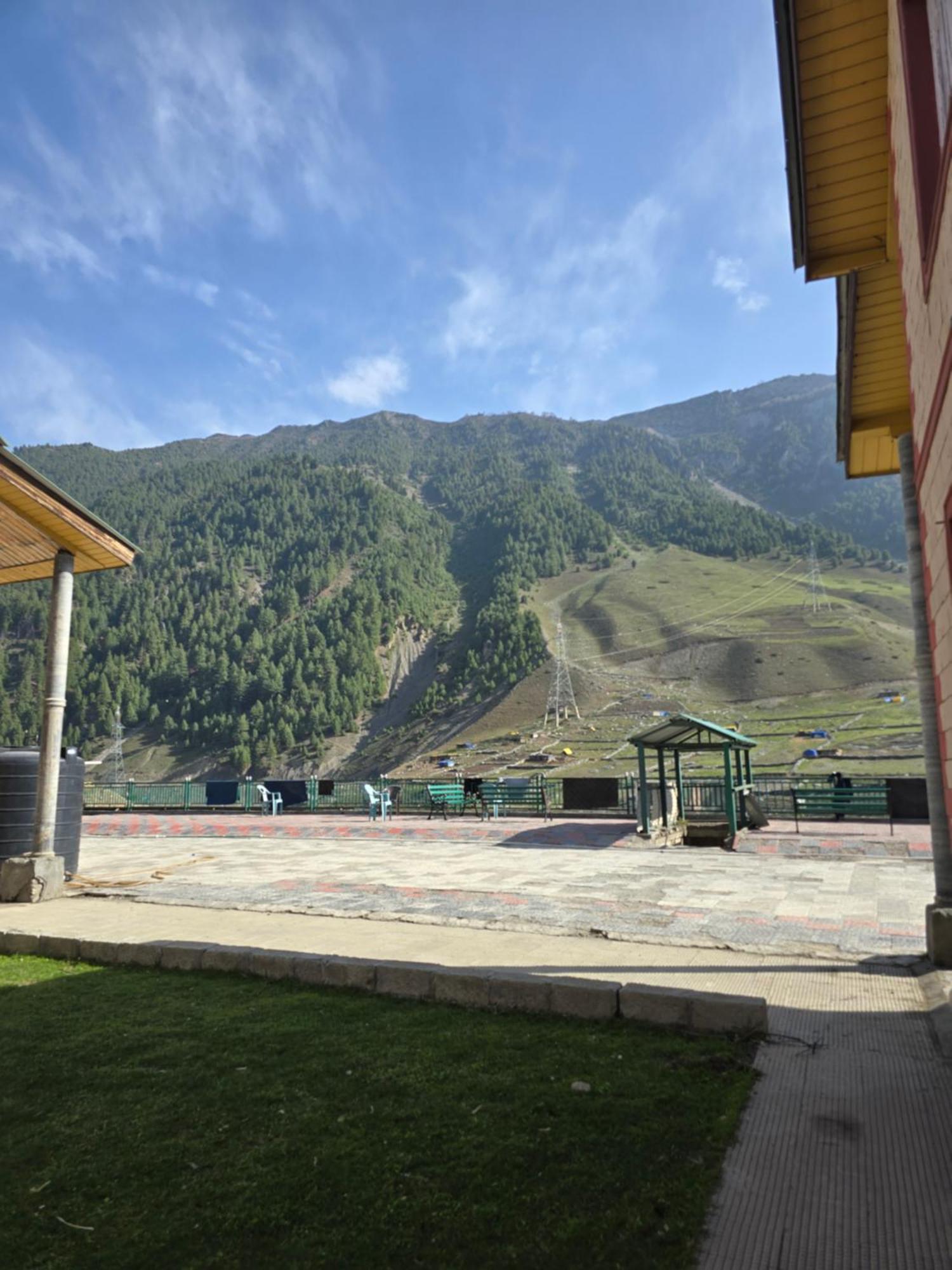Hotel Barzman Sonāmarg Екстериор снимка