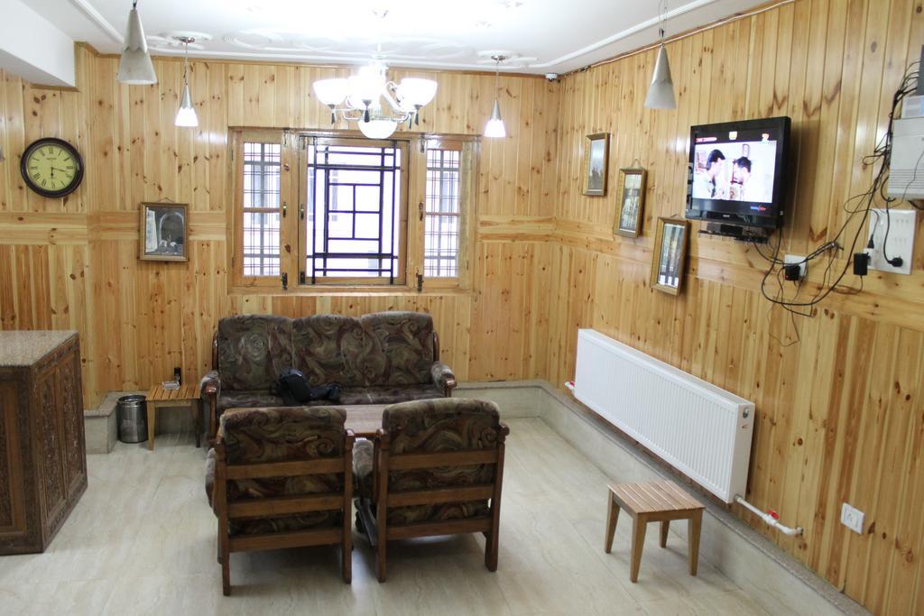 Hotel Barzman Sonāmarg Екстериор снимка