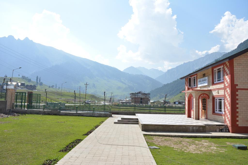 Hotel Barzman Sonāmarg Екстериор снимка