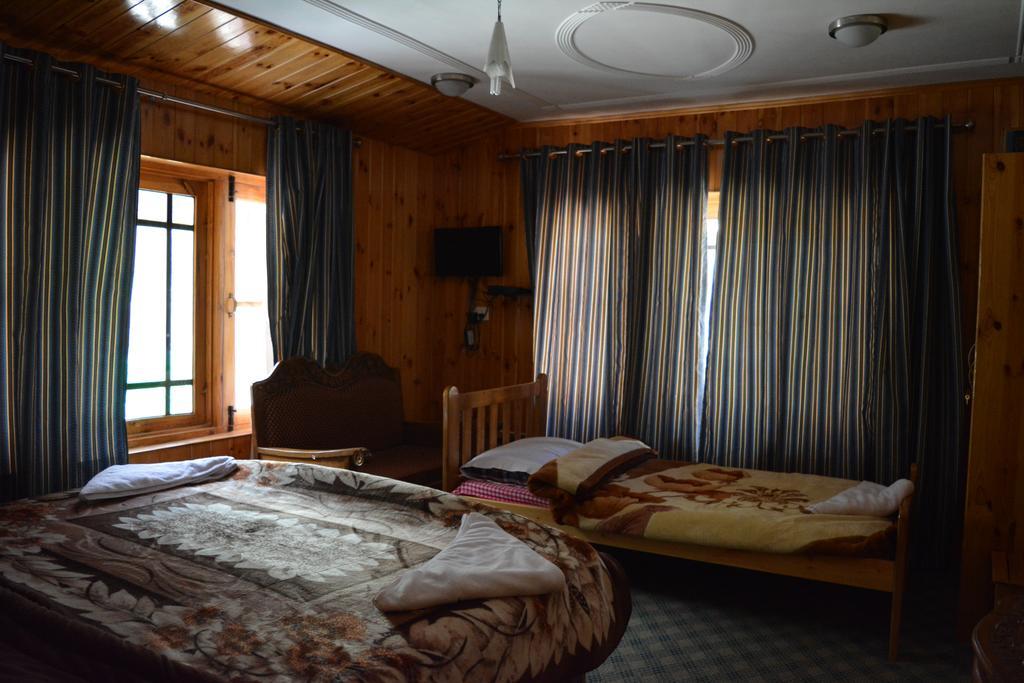 Hotel Barzman Sonāmarg Екстериор снимка
